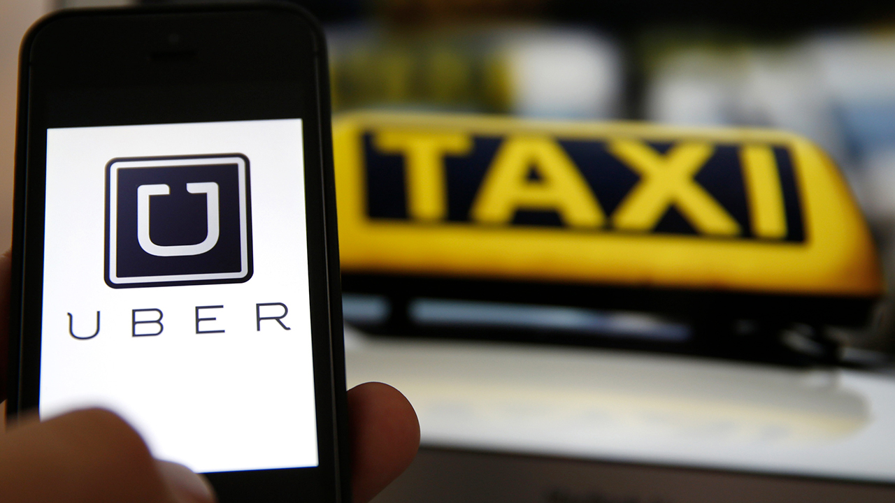 Uber potrebbe essere considerata come un'azienda di trasporti. Il parere di un avvocato che rema contro la società