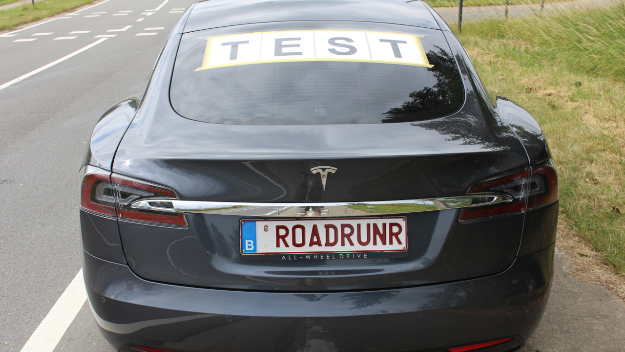 Tesla Model S, 901.2 km con una sola carica