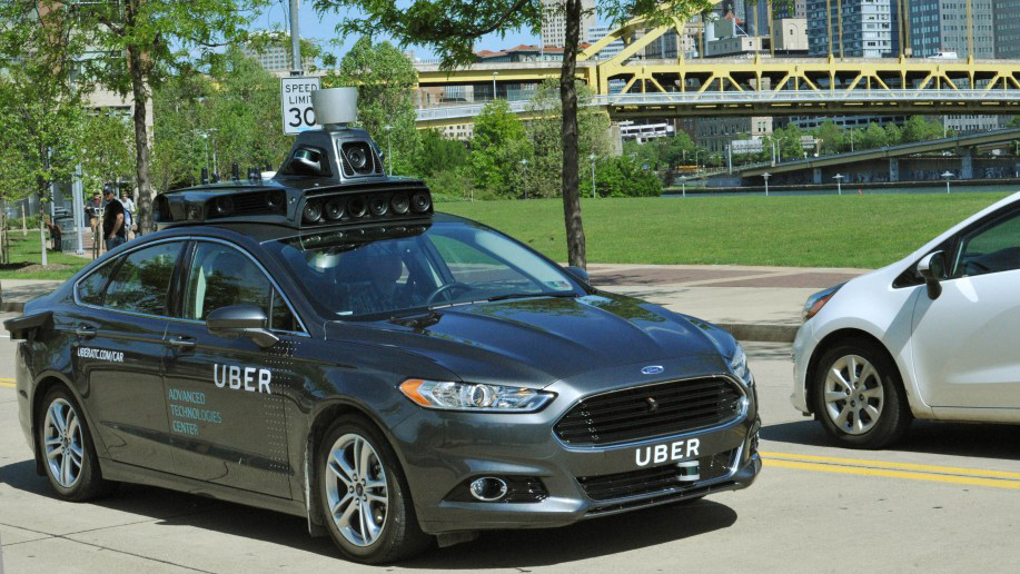 Uber a guida autonoma passa col rosso al suo debutto a San Francisco: ecco il video
