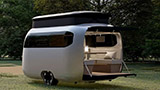 Airstream e Porsche svelano una stupenda roulotte ottimizzata per i veicoli elettrici