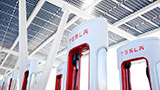 Tesla raggiunge 50.000 Supercharger in poco più di dieci anni, l'asso nella manica per il successo