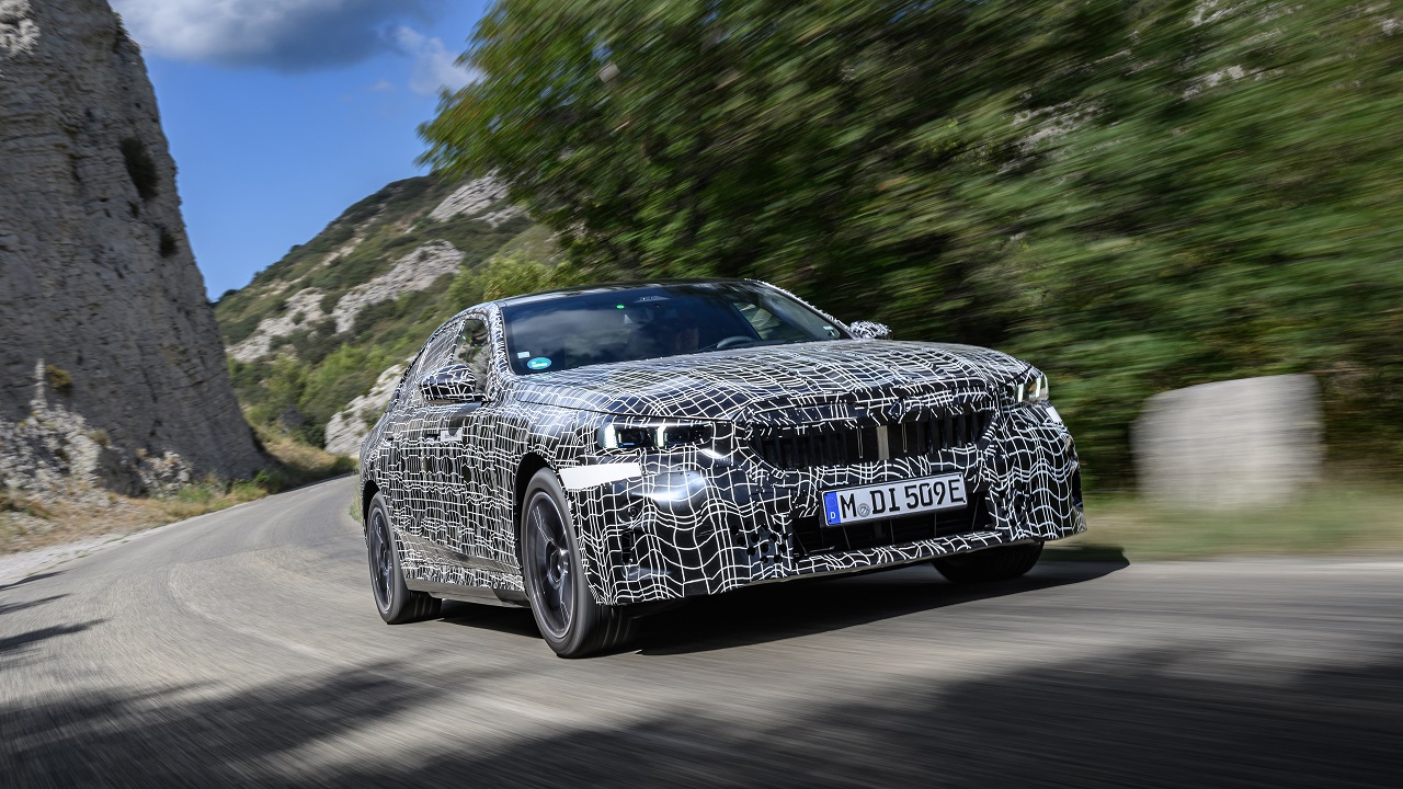 BMW, presentazione della i5 tra poche settimane