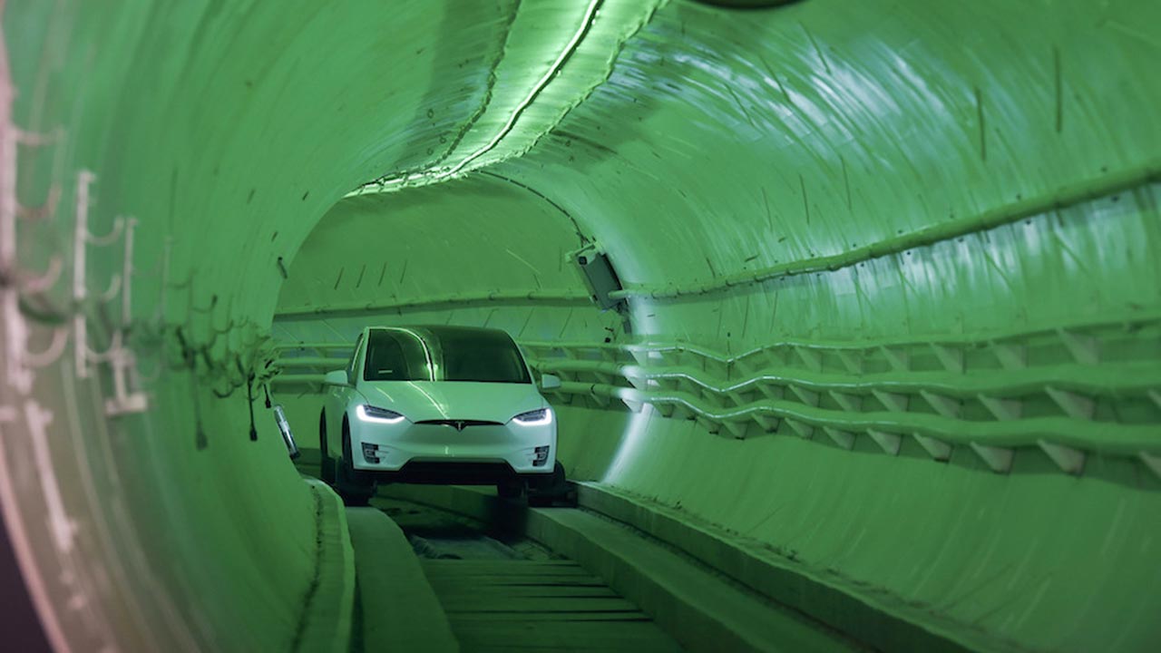 Elon Musk e il tunnel ad alta velocità per le sue Tesla: eccolo percorso per la prima volta