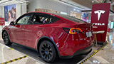 Tesla abbassa i prezzi in Cina: mossa per entrare negli incentivi e fare il boom di fine anno
