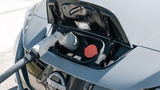 Un'auto elettrica come batteria di accumulo: in Giappone le EV di Nissan alimenteranno i centri di evacuazione  