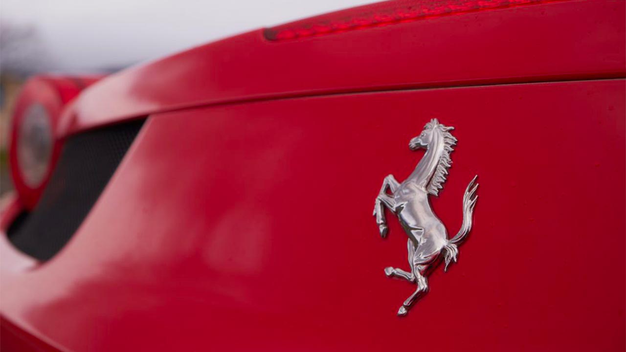 Ferrari: nel 2025 arriverà il primo ''bolide'' completamente elettrico! Ecco tutti i dettagli
