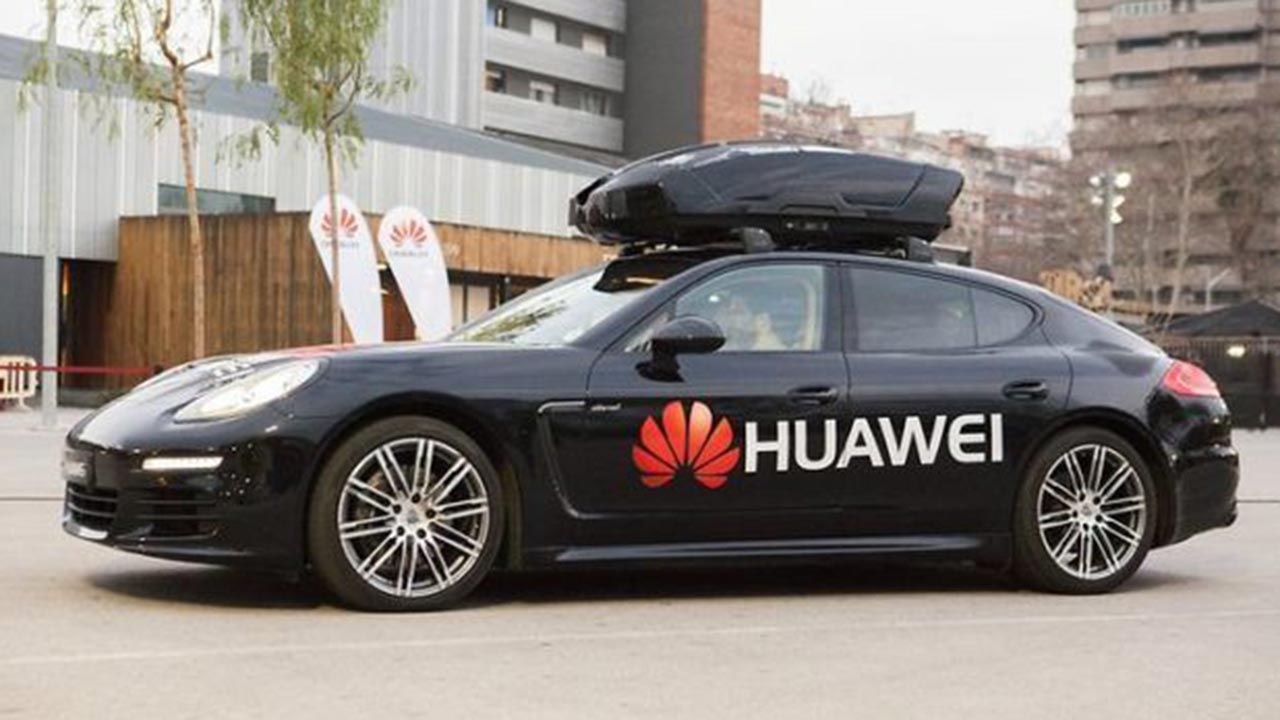 Guida autonoma: l'auto di Huawei porterà l'autista ubriaco direttamente alla polizia