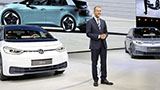 Volkswagen sta isolando il CEO Herbert Diess: potrebbe essere a un passo da Tesla