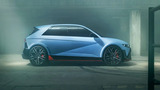 Hyundai alza leggermente il velo, e mostra la nuova sportiva elettrica, la Kona N-Line