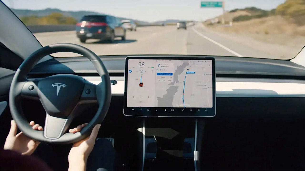 Tesla Autopilot, Elon Musk rivela la fase iniziale di accordi per concederlo in licenza