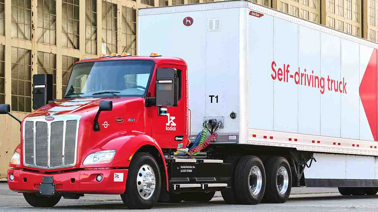 Kodiak Robotics presenta il camion autonomo per trasporti pesanti. La sua tecnologia  universale