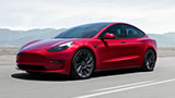 Tesla lancia a sorpresa una Model 3 RWD Long Range