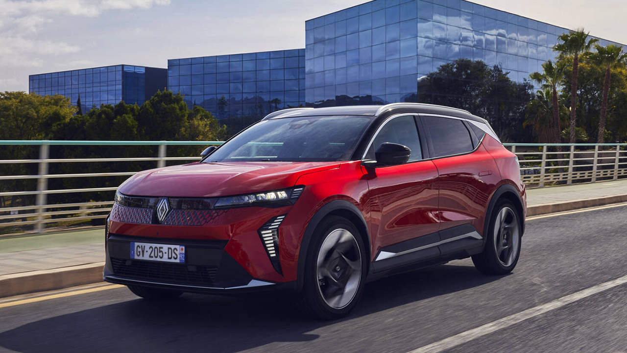 Renault Scenic E-Tech Electric, com'è e come va l'auto dell'anno 2024