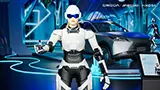 Il robot AiMOGA di Omoda Jaecoo ora &egrave; capace di aprire le portiere delle auto