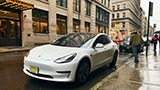 Sindaco di New York categorico: Uber e Lyft dovranno avere solo auto elettriche entro il 2030