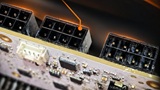 GeForce RTX 5090 con connettori a 8 pin testata: NVIDIA non ha pi&ugrave; scuse, sono chiaramente migliori