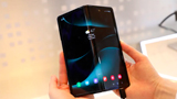 Gli smartphone pieghevoli diventeranno davvero mainstream?