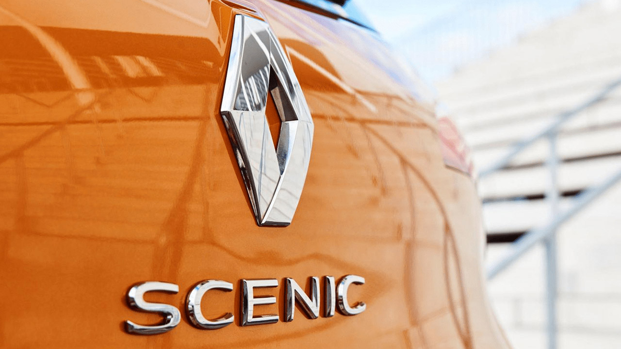 Renault si prepara a rilanciare la Scénic: sarà elettrica, ma in formato SUV