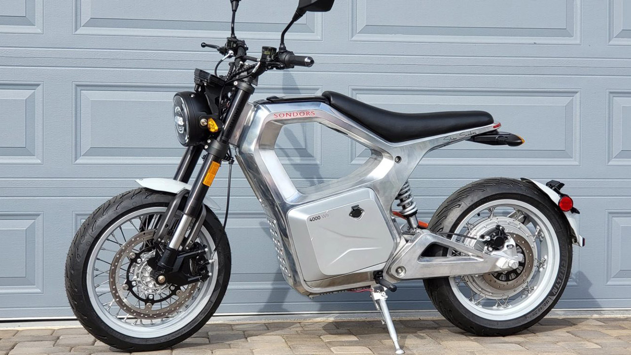 Ecco la Sondors Metacycle pronta alla produzione: la moto elettrica da 5.000 dollari fa il pieno di ordini