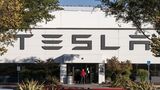 Tesla vuole ingrandire la sua Gigafactory per batterie, e sceglie CATL come partner