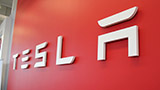 Tesla annuncia uno stock split 3 per 1: i prezzi bassi potrebbe attrarre nuovi investitori