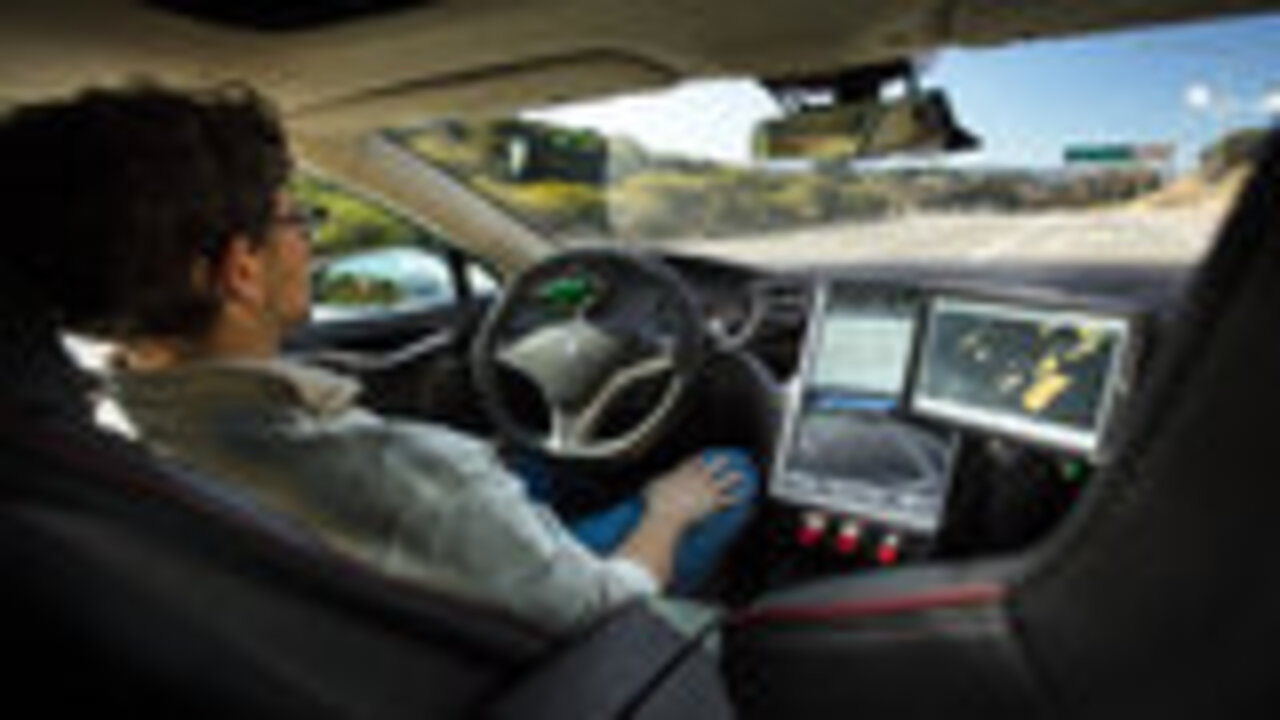 Tesla e la guida autonoma, capitolo IV: la NHTSA invita al richiamo di tutte le vetture 