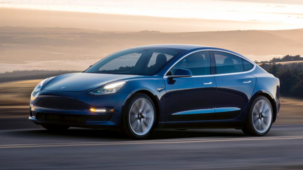 Oltre 70 aggiornamenti automatici in meno di 2 anni per Tesla Model 3
