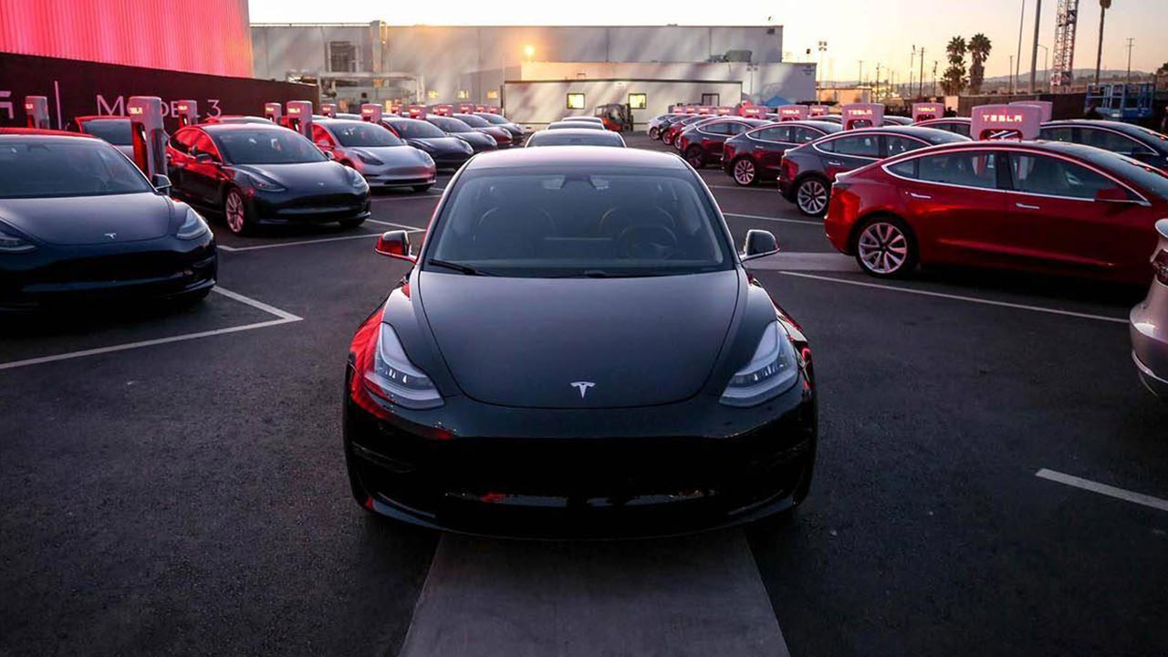 Tesla Model 3, arriva il configuratore: si parte da 60 mila Euro