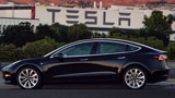 Tesla, guida autonoma in arrivo a partire da agosto. Ma ancora a piccoli pezzi