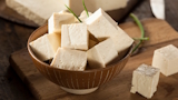 Gli stessi sali che solidificano il tofu potrebbero diventare la base delle batterie del futuro