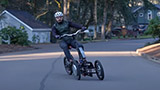 Arcimoto presenta la e-bike trike con tilt e tre ruote motrici