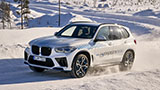 BMW porta la iX5 Hydrogen sulla neve svedese. L'auto a idrogeno regge il freddo estremo?