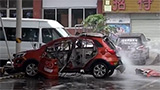 Auto elettrica esplode mentre è in carica: il video è impressionante