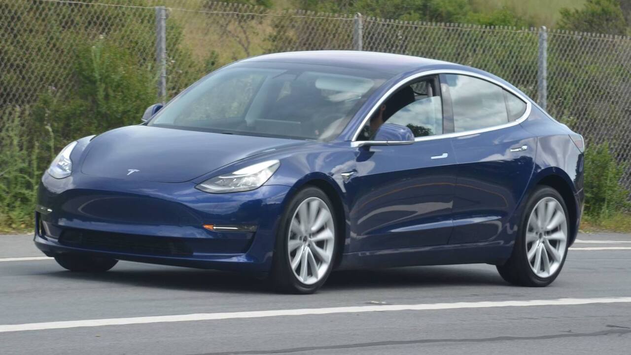 Tesla ha 'scoperto' il wrap, e ora lo rende disponibile anche per altri modelli 