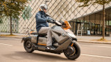 BMW Motorrad lancia ufficialmente lo scooter elettrico CE 04: ecco specifiche e prezzo
