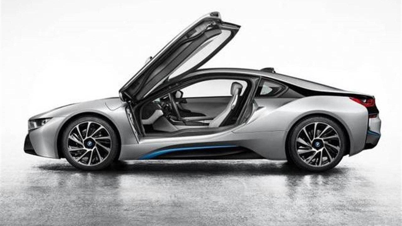 BMW, stop alla produzione della i8, la sua prima auto sportiva ibrida plug-in