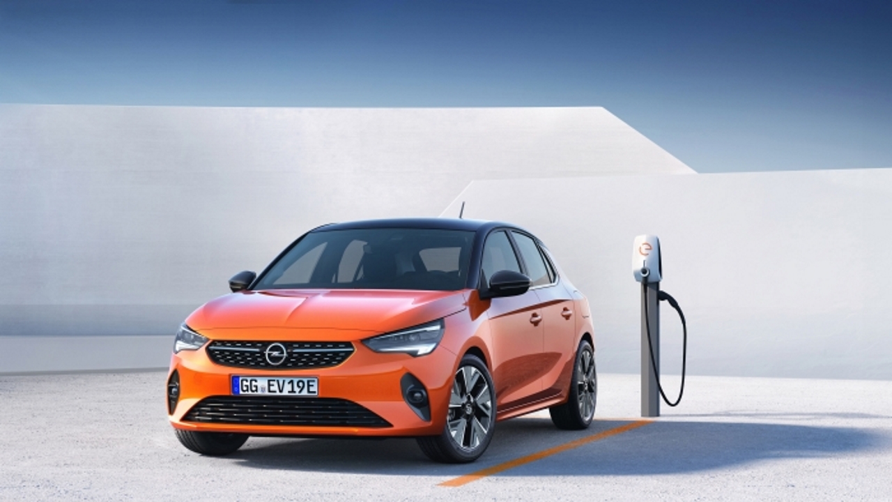 Opel presenta nuova Corsa full-electric con autonomia di 330 km