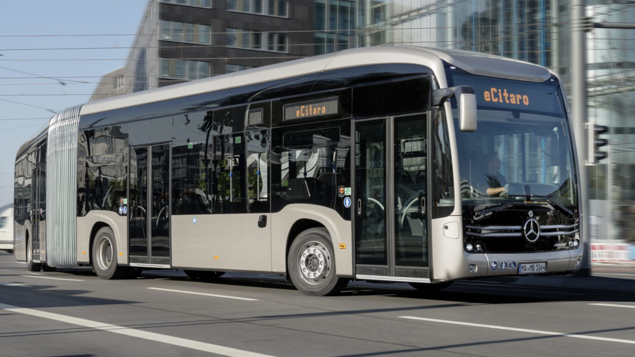 Daimler eCitaro G, l'autobus elettrico con batteria a stato solido da 441 kWh