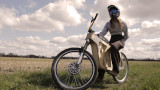 Electraply, e-bike con telaio in legno, frutto di una appassionata falegname inglese