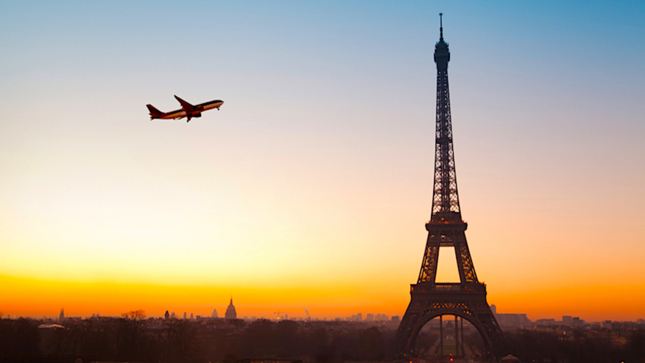 Francia: divieto ai voli nazionali a corto raggio, per tratte brevi basta il treno 