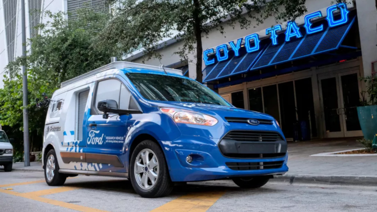 Ford, furgoni a guida autonoma per le strade di Miami: consegna di cibo da asporto e non solo