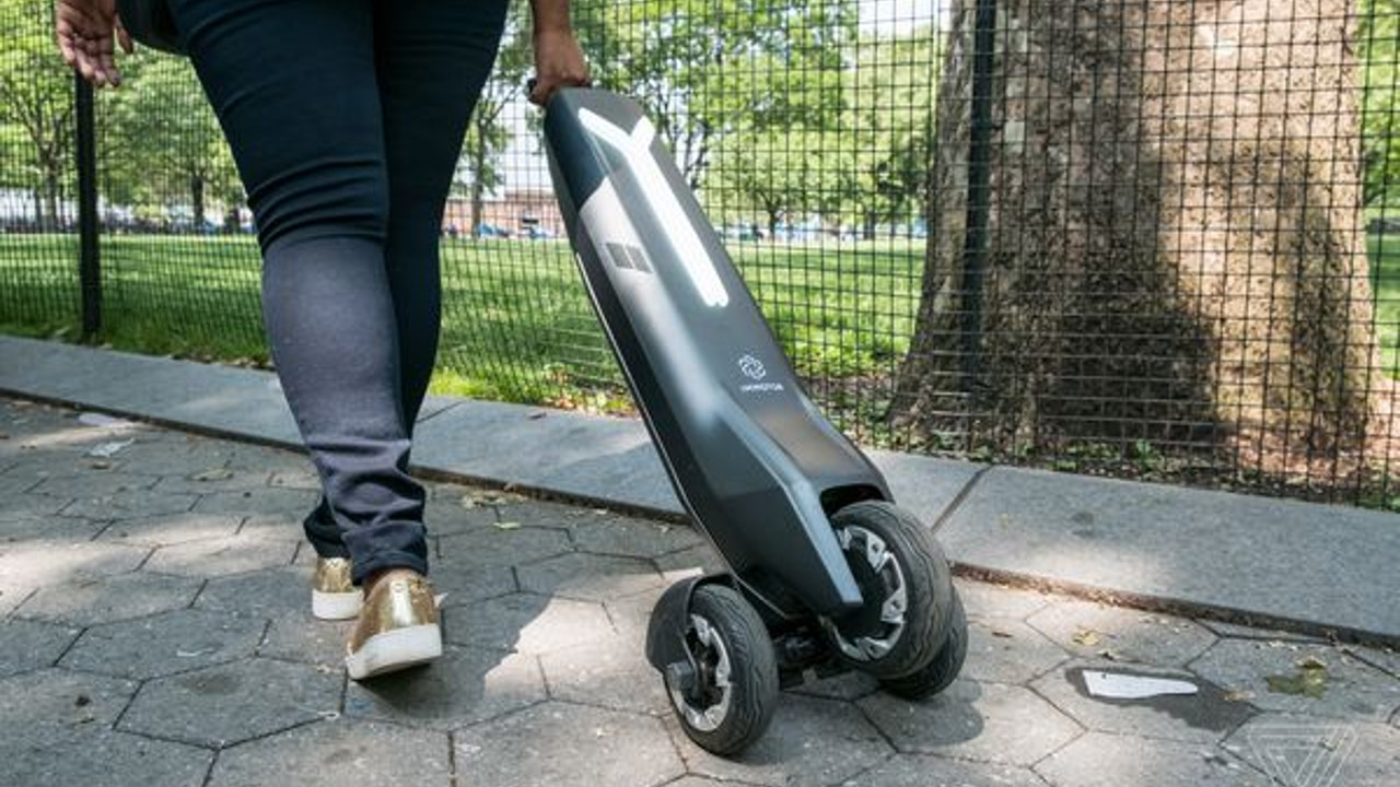 Immotor Go: scooter elettrico intelligente, portabile e ripiegabile