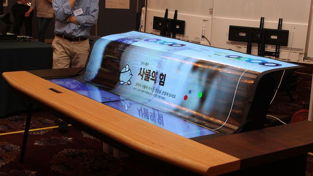 Da LG un display OLED trasparente, flessibile e da ben 77''