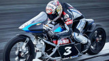 Max Biaggi punta a superare i 410 km/h con la moto elettrica Voxan Wattman