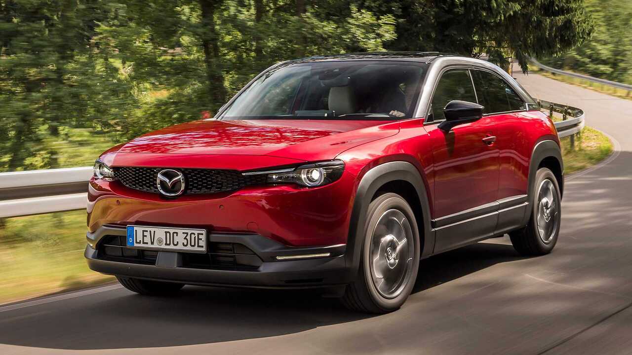 Mazda controcorrente: l'autonomia giusta di un'auto elettrica è quanto basta per la quotidianità 