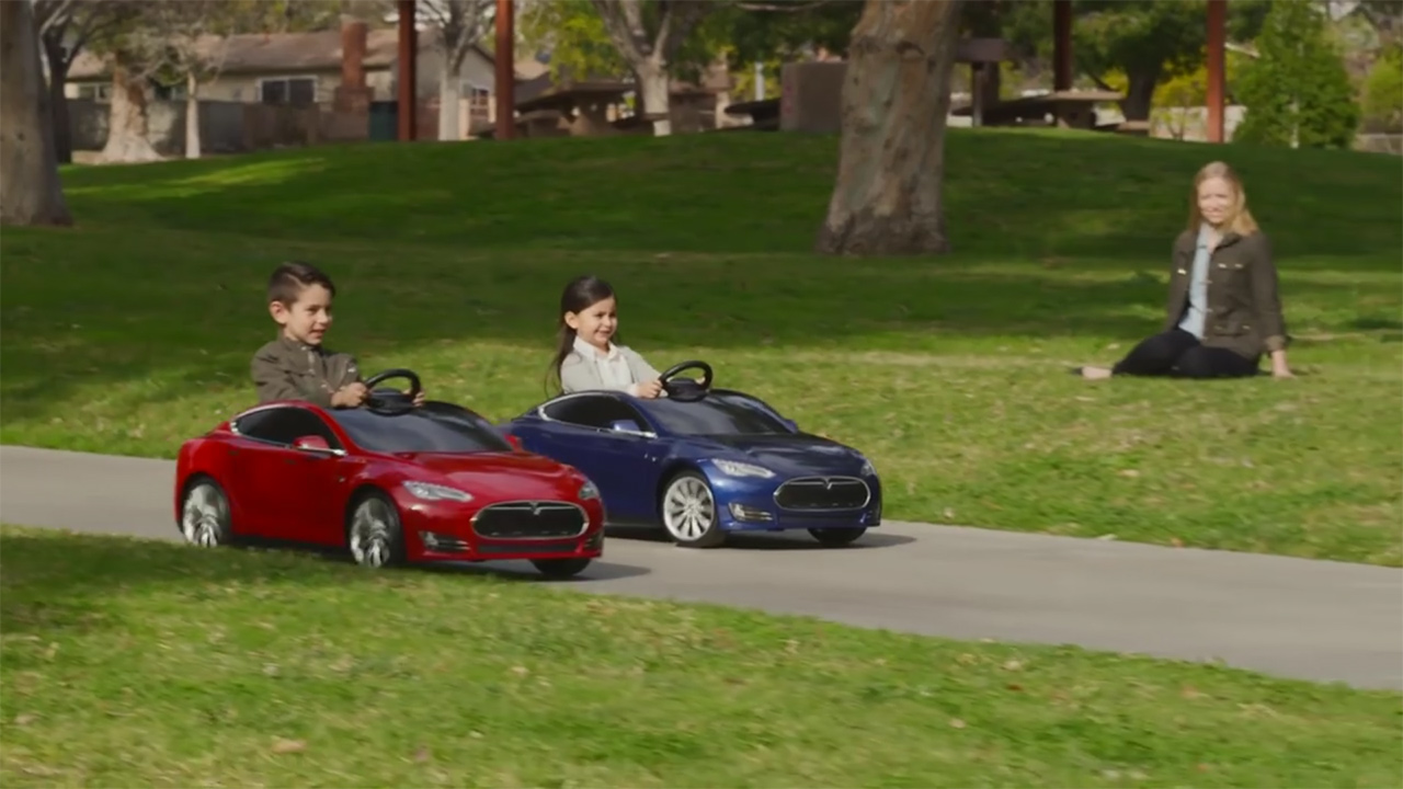 A 500 dollari, la Mini Tesla è il regalo cult del Natale 2016