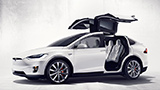 Model X in ritardo: Tesla ammette che non tutto è andato per il verso giusto