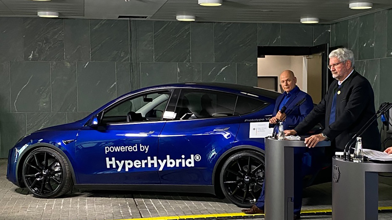 La Tesla Model Y diventa Hyper Hybrid: ma è davvero migliore dell'elettrico?
