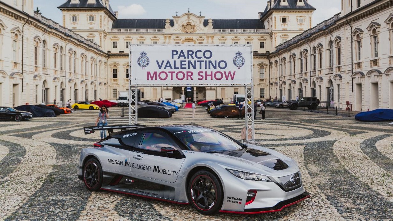 Nissan Leaf Nismo RC: una race car 100% elettrica al Salone dell'Auto di Torino