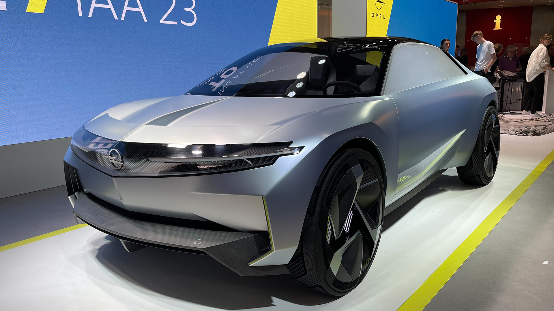 Experimental è il futuro dell'elettrico per Opel